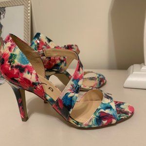 Super cute pink/blue heels - brand new!